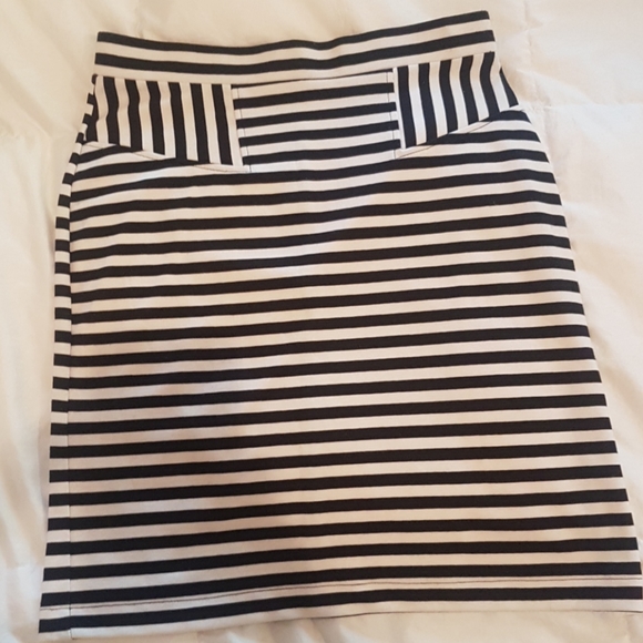 Striped skirt - Picture 1 of 3